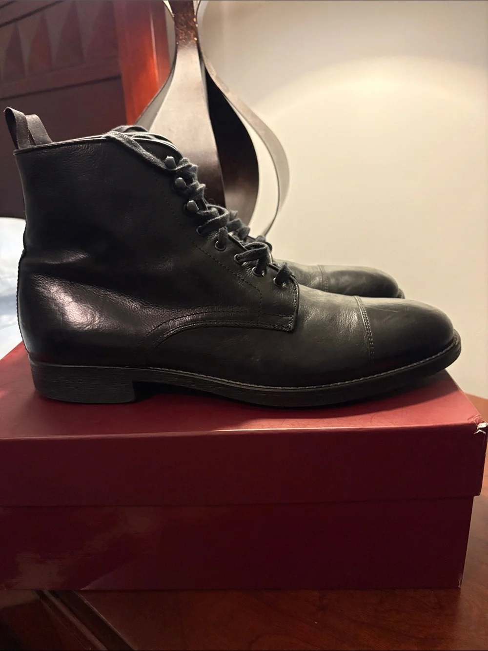Men's Black Leather Cap-Toe Lace-Up Boots